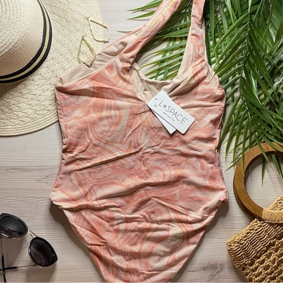 l*space One Piece Swimsuit - Picture 8 of 12